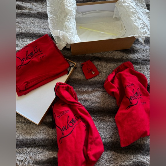 Christian Louboutin
Follies 100MM Mesh Strass Pumps - Picture 4 of 11